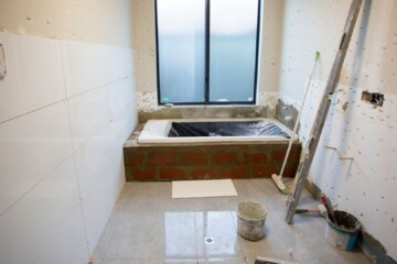 Mississauga Bathroom Remodel: Strategic Planning for Layout and Design, Including Plumbing Considerations
