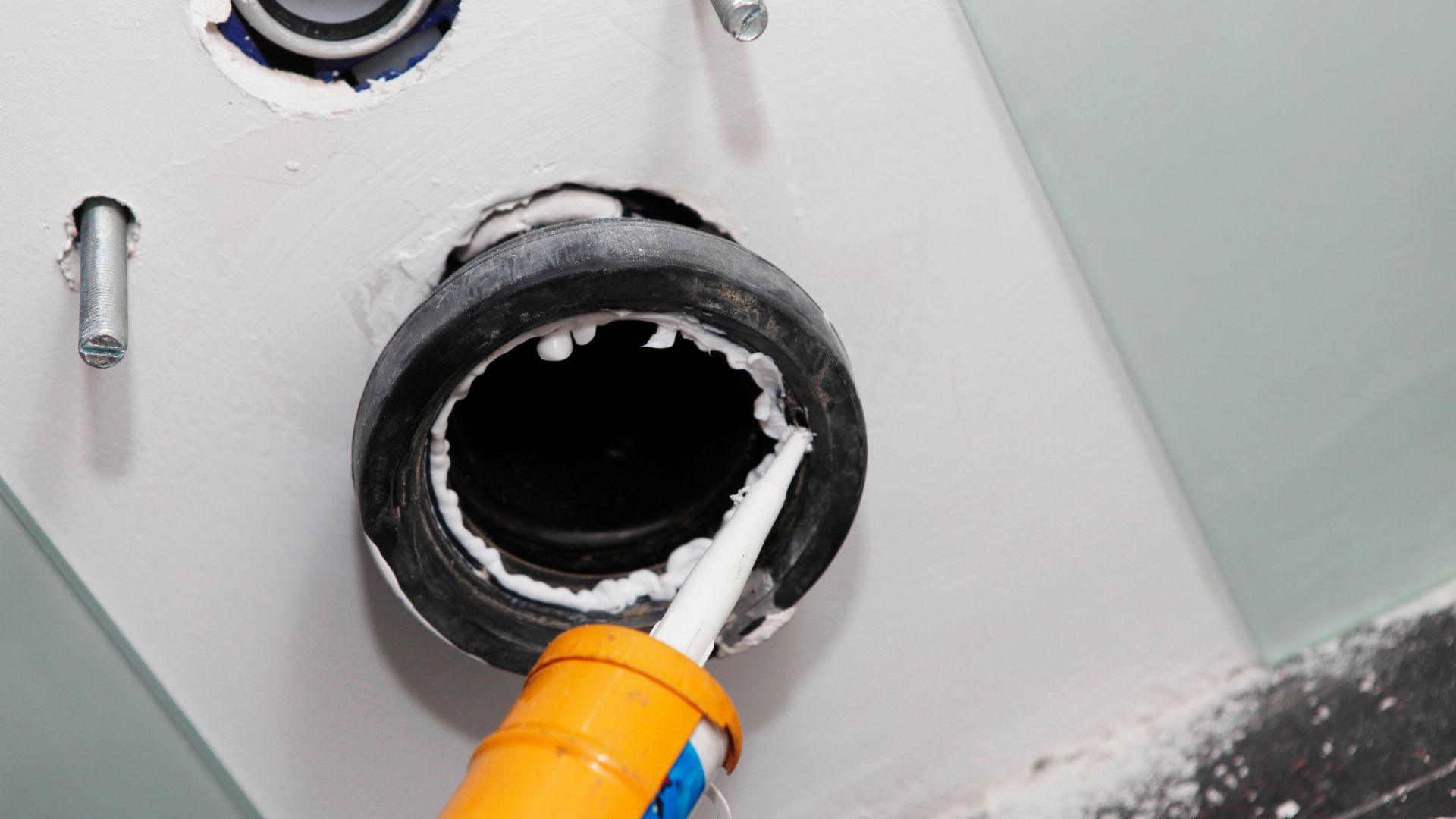 Toilet Corroded Flange tip by plumbers in mississauga
