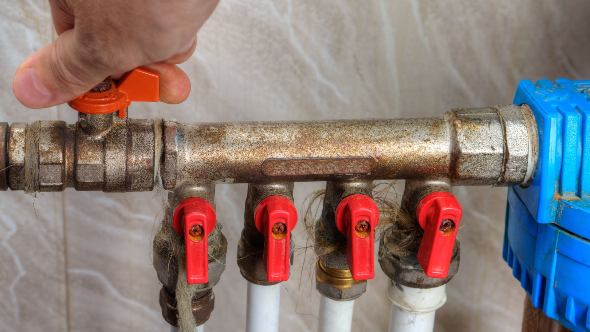 Turn off the primary water supply with the assistance of professional plumbers.